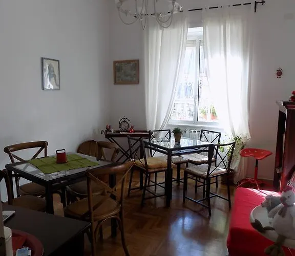 Guest house Retro *
